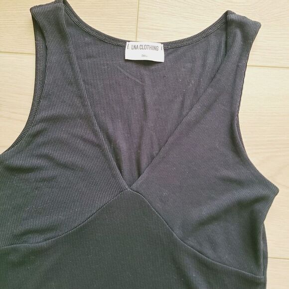 LNA Clothing Tank Top‎ S Black Ribbed Knit Stretch V-Neck Sleeveless Pullover - Picture 2 of 7